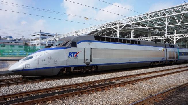 Liburan ke Korea, Jangan Lupa Keliling Naik KTX Ya! Liburan ke Korea, Jangan Lupa Keliling Naik KTX Ya!