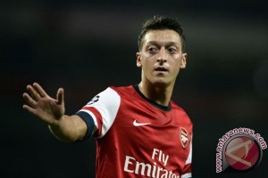Mesut Ozil meminta maaf kepada fans Mesut Ozil meminta maaf kepada fans