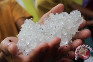 Masa Peralihan Musim Berpotensi Terjadi Hujan Es, Sebut BMKG Masa Peralihan Musim Berpotensi Terjadi Hujan Es, Sebut BMKG
