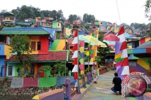 Kampung Pelangi Semarang Wisata Swafoto di Kampung Pelangi Semarang  Uzone