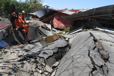 Cilacap, Bali dan Papua Diguncang Gempa 5,2 hingga 5,5 SR Cilacap, Bali dan Papua Diguncang Gempa 5,2 hingga 5,5 SR