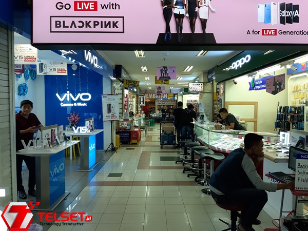 Konsumen Takut Beli Ponsel Huawei, Penjualan Turun 40% Konsumen Takut Beli Ponsel Huawei, Penjualan Turun 40%