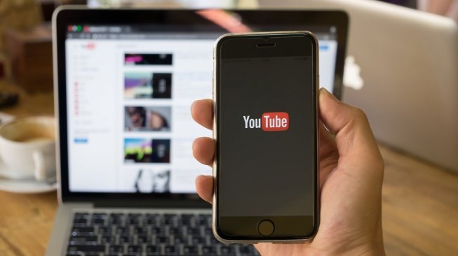 Komentar Nyinyir di Video YouTube Suami, Istri Dihajar hingga Luka Parah Komentar Nyinyir di Video YouTube Suami, Istri Dihajar hingga Luka Parah
