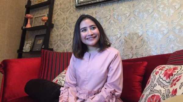 Bangun Kesiangan, Prilly Latuconsina Tak Ikut Salat Idul Adha Bangun Kesiangan, Prilly Latuconsina Tak Ikut Salat Idul Adha