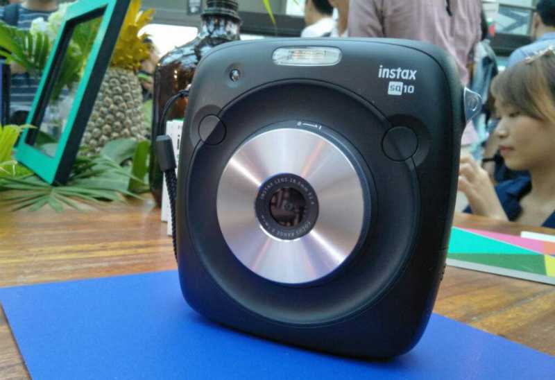 Ini Harga Kamera Instax Square SQ10 Ini Harga Kamera Instax Square SQ10
