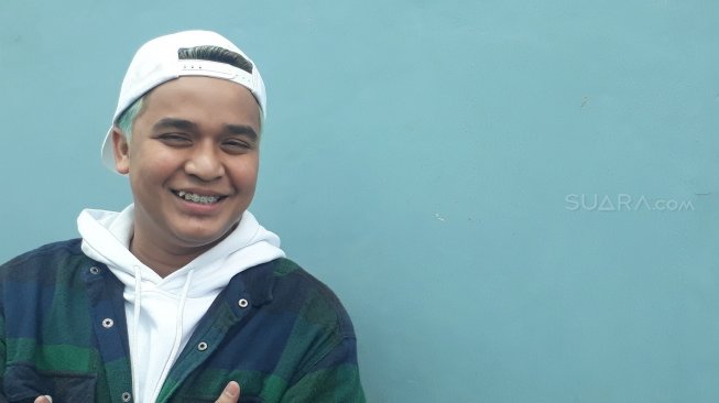 Billy Syahputra Pacari Perempuan Beda Agama Billy Syahputra Pacari Perempuan Beda Agama