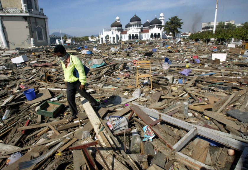 Tragedi Tsunami Aceh Terkuak Ini Penyebab Gempa dan Tsunami di Aceh Uzone Tragedi Tsunami Aceh Terkuak Ini Penyebab Gempa dan Tsunami di Aceh Uzone