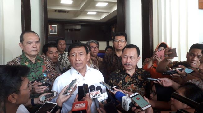 Wiranto: Rusia Tawarkan Banyak Senjata Canggih ke Indonesia Wiranto: Rusia Tawarkan Banyak Senjata Canggih ke Indonesia