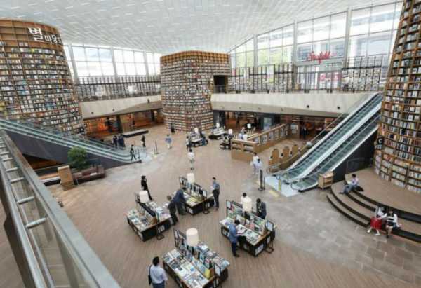 Nge-Mall Sambil Baca Buku di Perpustakaan Hogwarts Nge-Mall Sambil Baca Buku di Perpustakaan Hogwarts