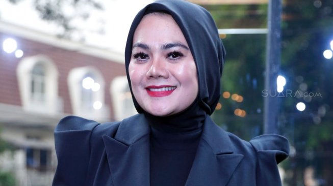 Sarita Abdul Mukti Ungkap Kisah Diselingkuhi lewat Lagu Sarita Abdul Mukti Ungkap Kisah Diselingkuhi lewat Lagu
