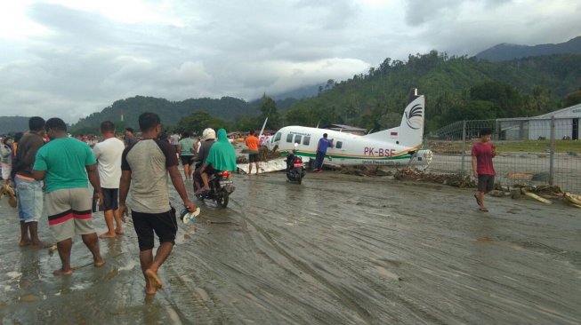 Dahsyatnya Banjir Bandang Sentani, Pesawat Terseret dari Bandara ke Jalan Dahsyatnya Banjir Bandang Sentani, Pesawat Terseret dari Bandara ke Jalan