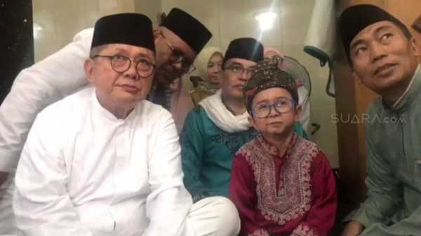 Daus Mini Senang Ayah Angkatnya Akhirnya Mualaf Daus Mini Senang Ayah Angkatnya Akhirnya Mualaf