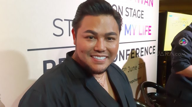 Disebut Pengemis Cinta Ayu Ting Ting, Begini Reaksi Ivan Gunawan Disebut Pengemis Cinta Ayu Ting Ting, Begini Reaksi Ivan Gunawan