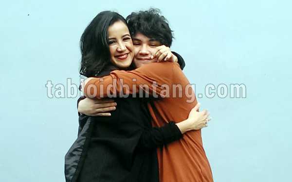 Andi Soraya Hamil 4 Bulan, Inikah Sosok Ayah Janin Dalam Kandungannya? Andi Soraya Hamil 4 Bulan, Inikah Sosok Ayah Janin Dalam Kandungannya?