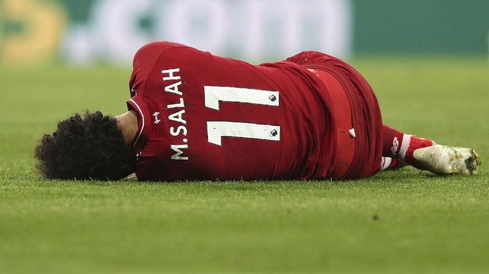 Viral Mohamed Salah Tidur di Lantai Pesawat Viral Mohamed Salah Tidur di Lantai Pesawat