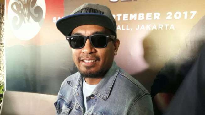 Makin Mesra, Glenn Fredly Dirangkul Vanessa Surya dari Makin Mesra, Glenn Fredly Dirangkul Vanessa Surya dari
