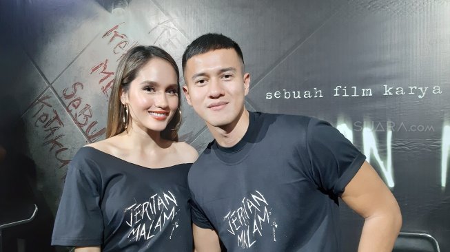 Herjunot Ali Minder Lihat Perut Six Pack Cinta Laura Herjunot Ali Minder Lihat Perut Six Pack Cinta Laura