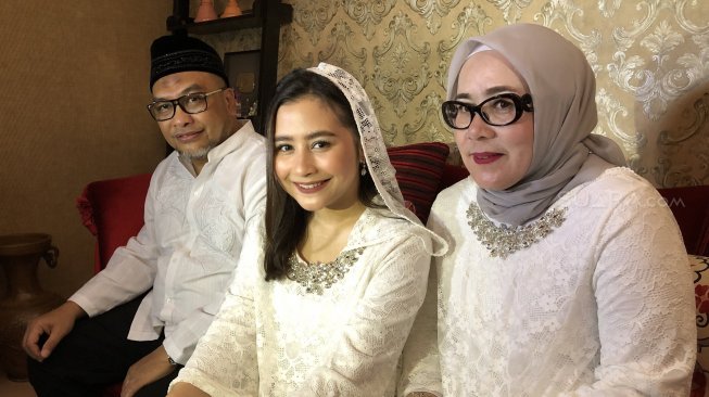 Lebaran Prilly  Latuconsina  Nyaris Tak Pakai Baju Baru Uzone