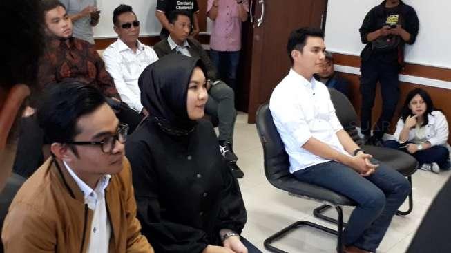 Istri Aldi Taher Menangis Usai Sidang Gara-Gara Ini Istri Aldi Taher Menangis Usai Sidang Gara-Gara Ini