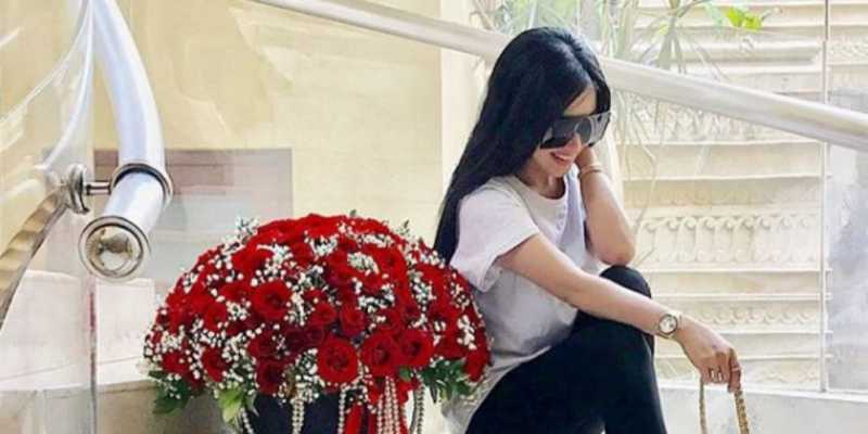 5 Kacamata Mahal Syahrini yang Harganya Bikin Jantungan 5 Kacamata Mahal Syahrini yang Harganya Bikin Jantungan