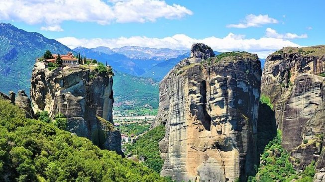 Terbentuk Jutaan Tahun, Potret Cantiknya Negeri Seribu Gunung, Meteora Terbentuk Jutaan Tahun, Potret Cantiknya Negeri Seribu Gunung, Meteora