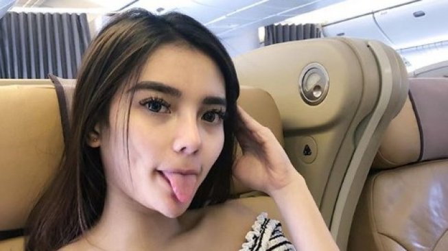Pernah Dekat dengan Atta Halilintar, Ini 5 Momen Nabilla Aprillya Kulineran Pernah Dekat dengan Atta Halilintar, Ini 5 Momen Nabilla Aprillya Kulineran