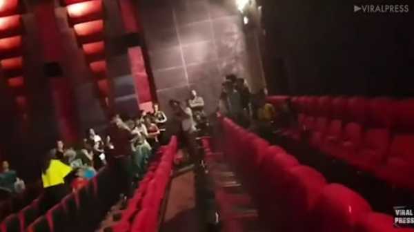 Byurr! Habis Nonton Avengers: Endgame, Penonton Keluar Basah-basahan Byurr! Habis Nonton Avengers: Endgame, Penonton Keluar Basah-basahan