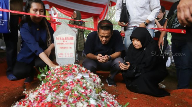 Terbuka untuk Umum, Tahlilan BJ Habibie Dilakukan 40 Hari Berturut-turut Terbuka untuk Umum, Tahlilan BJ Habibie Dilakukan 40 Hari Berturut-turut