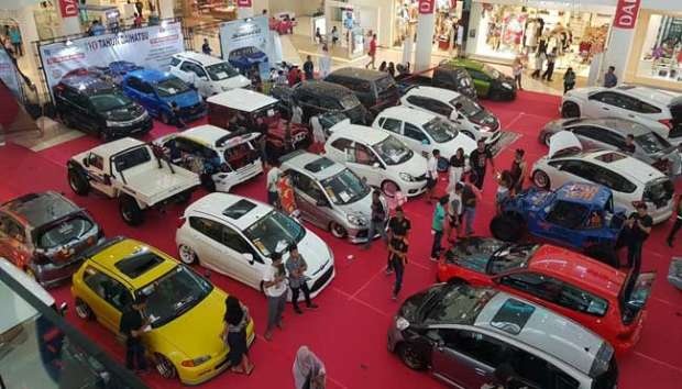 Kontes Modifikasi Mobil Daihatsu Ramaikan Mataram Kontes Modifikasi Mobil Daihatsu Ramaikan Mataram