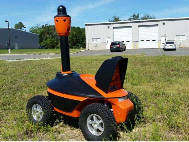 Robot Mulai Gantikan Pekerjaan Satpam di Singapura Robot Mulai Gantikan Pekerjaan Satpam di Singapura
