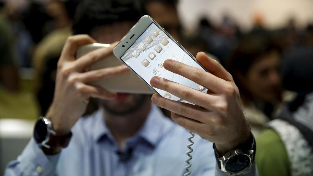 Google Sebut Ponsel Huawei dan Honor Masih Bisa Pakai Android Google Sebut Ponsel Huawei dan Honor Masih Bisa Pakai Android