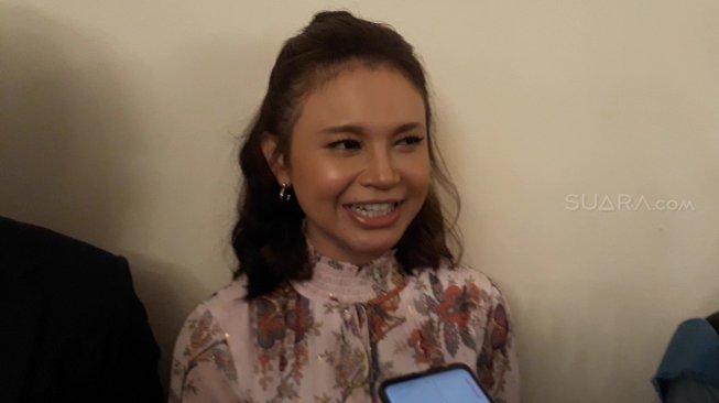 Posting Video Jadul Bareng Tasya Kamila Kecil, Rossa Tak Tampak Menua Posting Video Jadul Bareng Tasya Kamila Kecil, Rossa Tak Tampak Menua