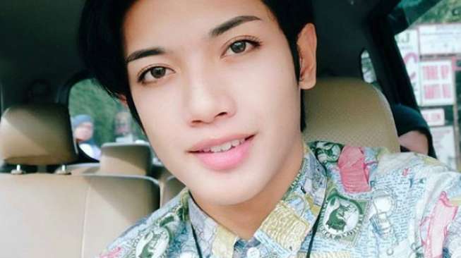 Millen Curhat Tak Nafsu ke Perempuan saat SMP Millen Curhat Tak Nafsu ke Perempuan saat SMP