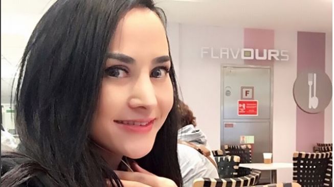 Swimsuit Cynthiara Alona Melorot, Netizen Yakin Disengaja Swimsuit Cynthiara Alona Melorot, Netizen Yakin Disengaja