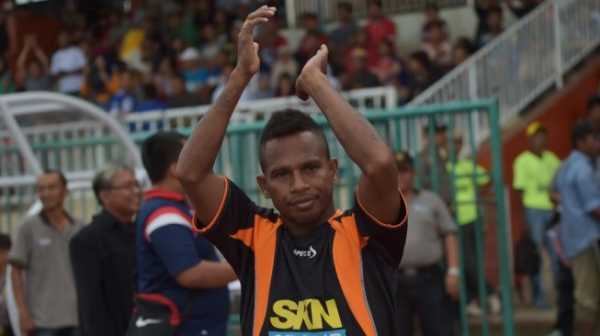 Tusuk Perut Wasit, Okto Maniani Terima Sanksi Berat dari Komdis PSSI Tusuk Perut Wasit, Okto Maniani Terima Sanksi Berat dari Komdis PSSI