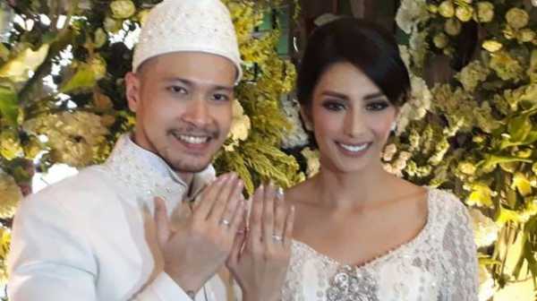 Akad Nikah Tyas Mirasih-Raiden Tertutup untuk Umum Akad Nikah Tyas Mirasih-Raiden Tertutup untuk Umum