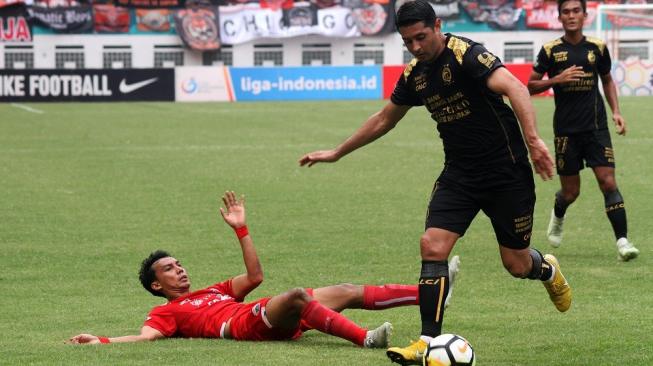 Persib Resmi Rekrut Esteban Vizcarra dan Srjdan Lopicic Persib Resmi Rekrut Esteban Vizcarra dan Srjdan Lopicic