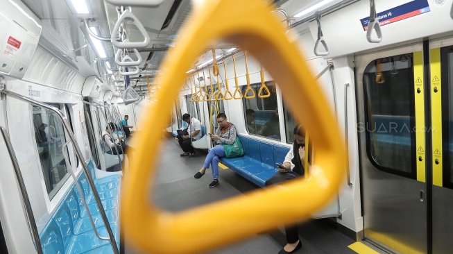 Sebulan Beroperasi, MRT Klaim Tembus 80 Ribu Lebih Penumpang Sebulan Beroperasi, MRT Klaim Tembus 80 Ribu Lebih Penumpang