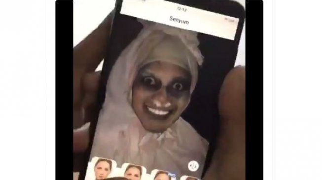 Dasar Netizen Kreatif, Foto Pocong Dibuat Nyengir Pake FaceApp Jadi Viral Dasar Netizen Kreatif, Foto Pocong Dibuat Nyengir Pake FaceApp Jadi Viral