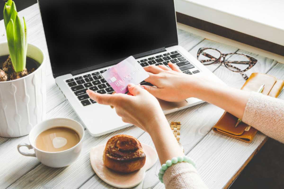 Berburu Tas dan Sepatu Mewah Second-Hand Online Berburu Tas dan Sepatu Mewah Second-Hand Online