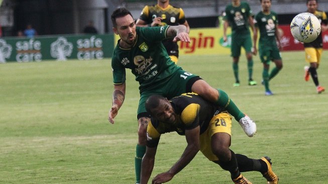 Bursa Transfer Liga 1 2019: Persebaya Curi Start, Persib Buang Tiga Pemain Bursa Transfer Liga 1 2019: Persebaya Curi Start, Persib Buang Tiga Pemain