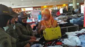 Asik Shopping di Mall, Belasan PNS Ditangkap Satpol PP