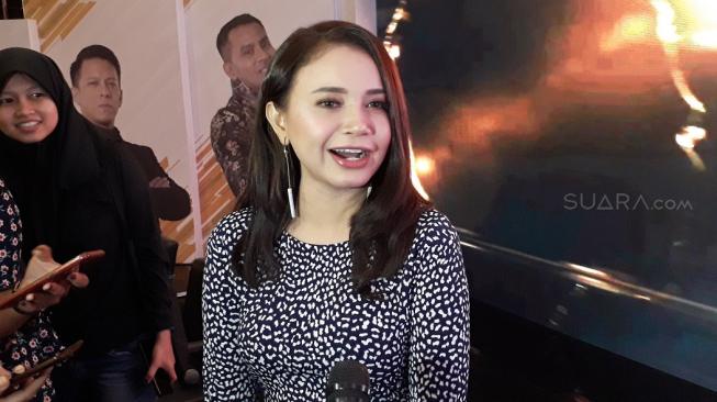 Alamak, Rossa Mencak-mencak! - Uzone