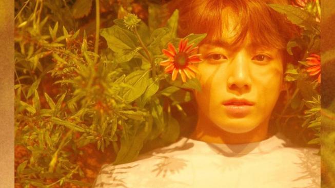 Di Luar Prediksi, Jungkook BTS Bikin 5 Produk Ini Habis Terjual Di Luar Prediksi, Jungkook BTS Bikin 5 Produk Ini Habis Terjual