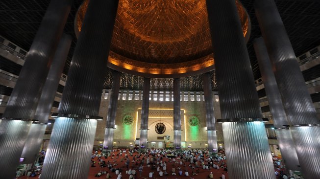 5 Masjid Terindah di Indonesia Ini Layak Dikunjungi Saat Liburan 5 Masjid Terindah di Indonesia Ini Layak Dikunjungi Saat Liburan