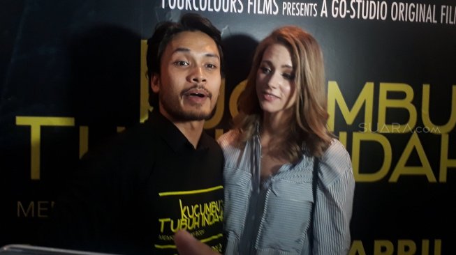 Istri Randy Pangalila Giat Belajar Bahasa Indonesia Istri Randy Pangalila Giat Belajar Bahasa Indonesia