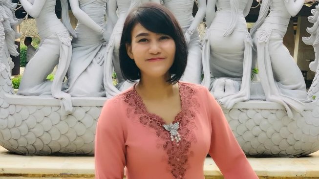 Kenalan dengan Sandhyca Putrie, Ajudan Cantik Iriana Jokowi Kenalan dengan Sandhyca Putrie, Ajudan Cantik Iriana Jokowi