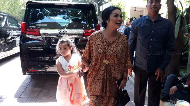 Tak Sengaja Bertemu Aurel Krisdayanti Girang Uzone