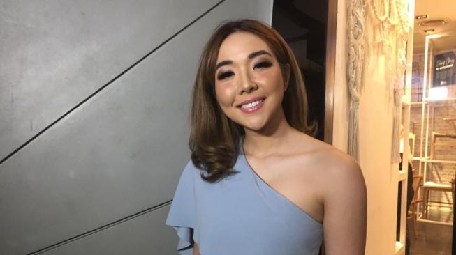 Lagi, Busana Gisella Anastasia Dinilai Lebih Sopan Baju Anaknya! Lagi, Busana Gisella Anastasia Dinilai Lebih Sopan Baju Anaknya!