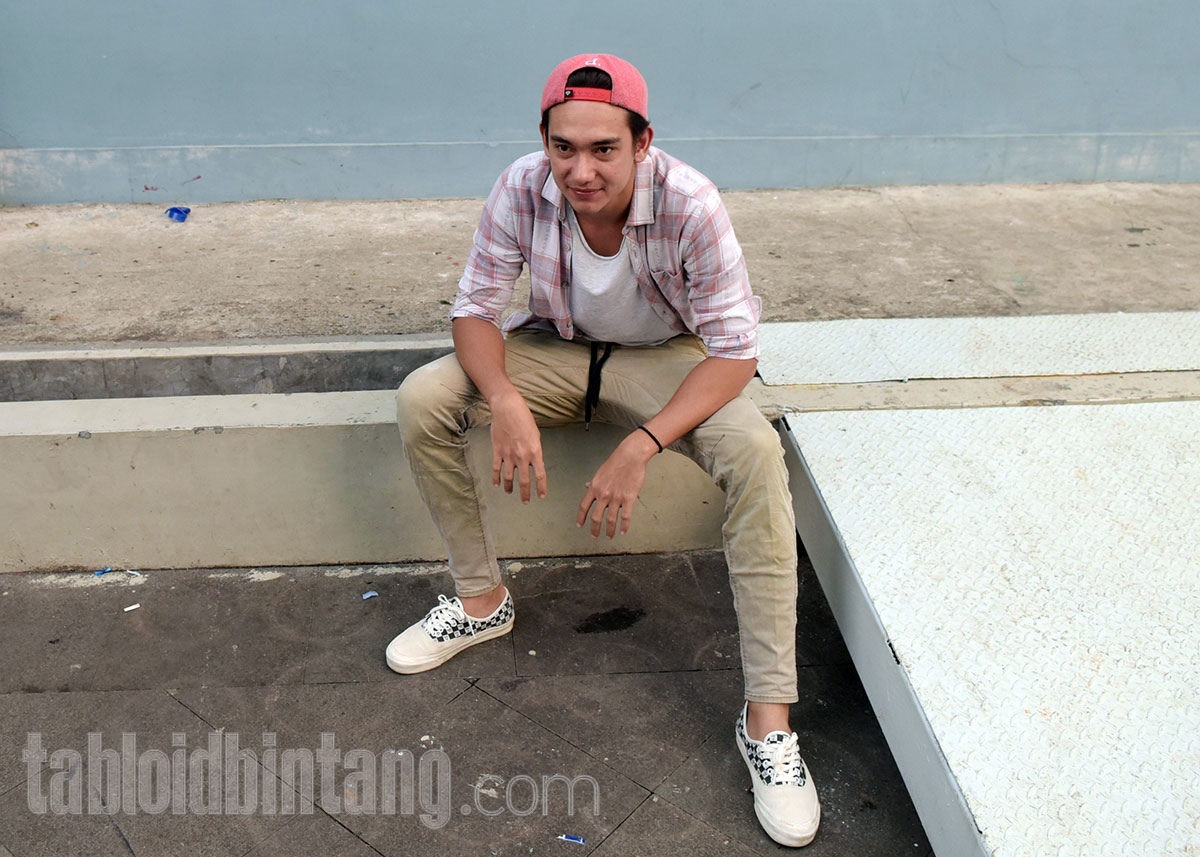Heboh Mati Lampu, Adipati Dolken Bagikan Tips Ini Heboh Mati Lampu, Adipati Dolken Bagikan Tips Ini